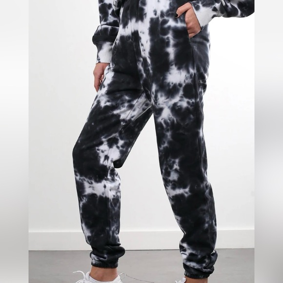THE "MARBLE TIE DYE" BEST FRIEND CREW NECK SWEATSHIRT AND JOGGER SET - Picture 5 of 9